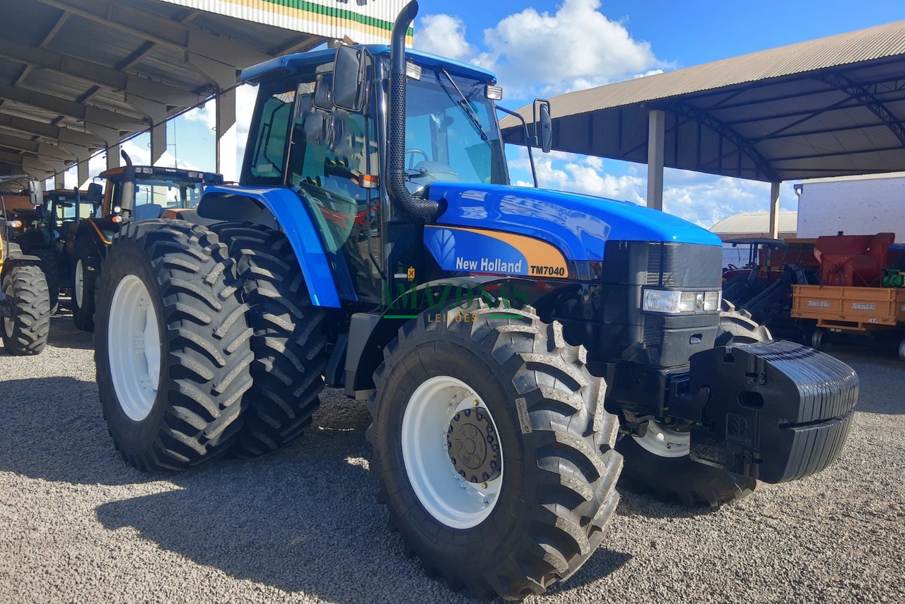 NEW HOLLAND TM7040 2011