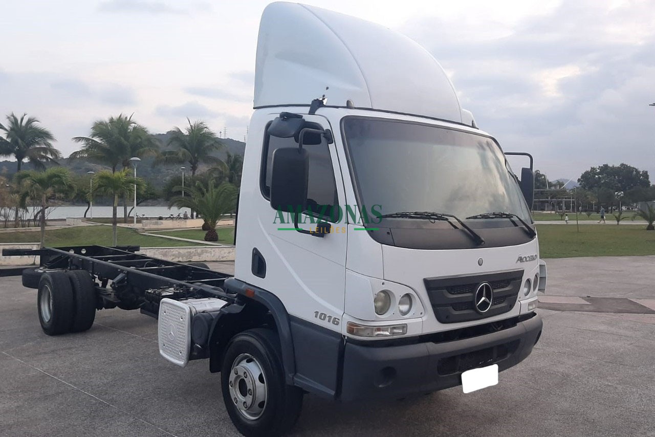 MERCEDES BENZ MB1016 2015