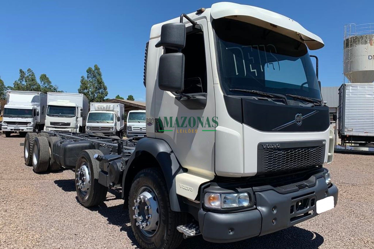 VOLVO VM330 2014