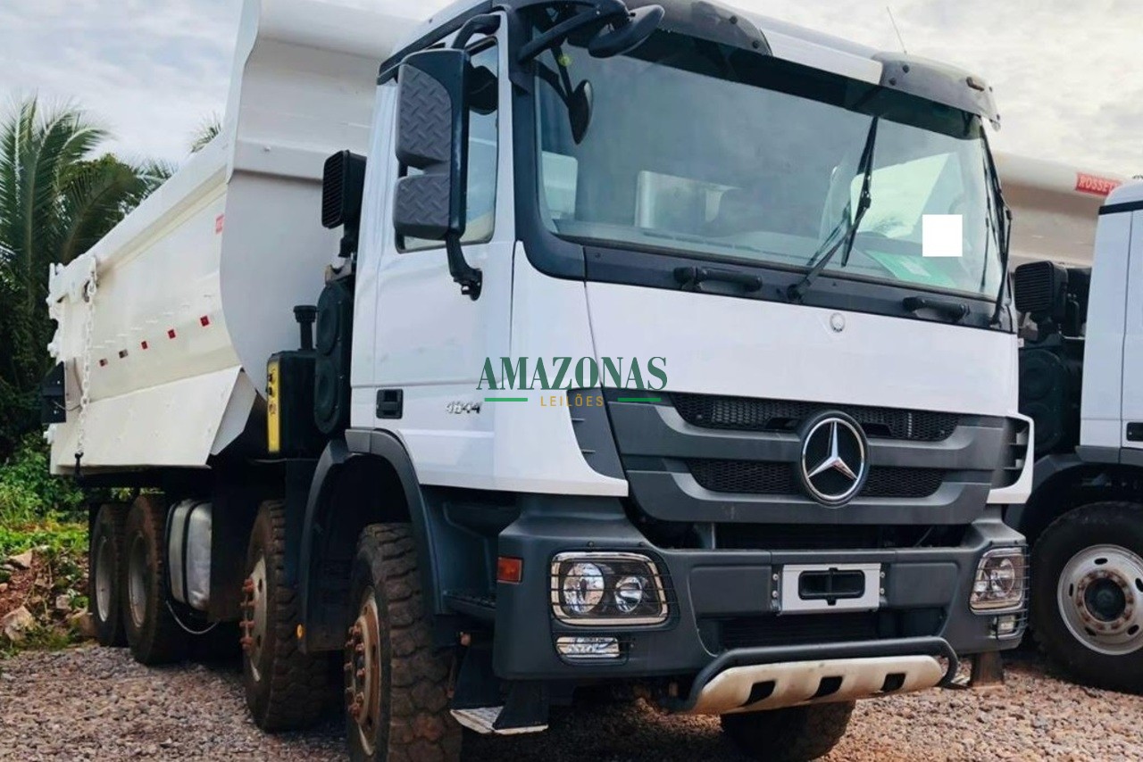 MERCEDES BENZ MB4844 2019