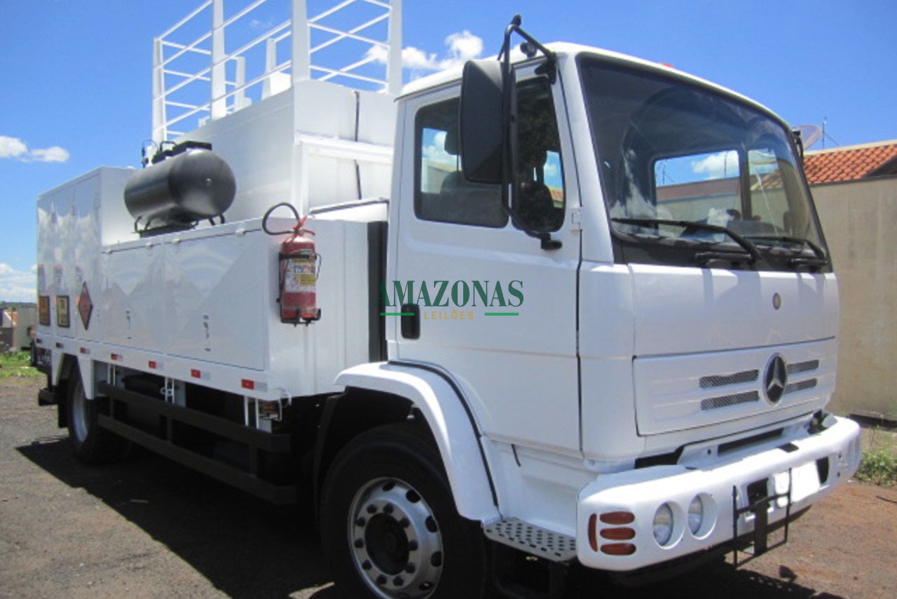 MERCEDES BENZ MB1718 2011