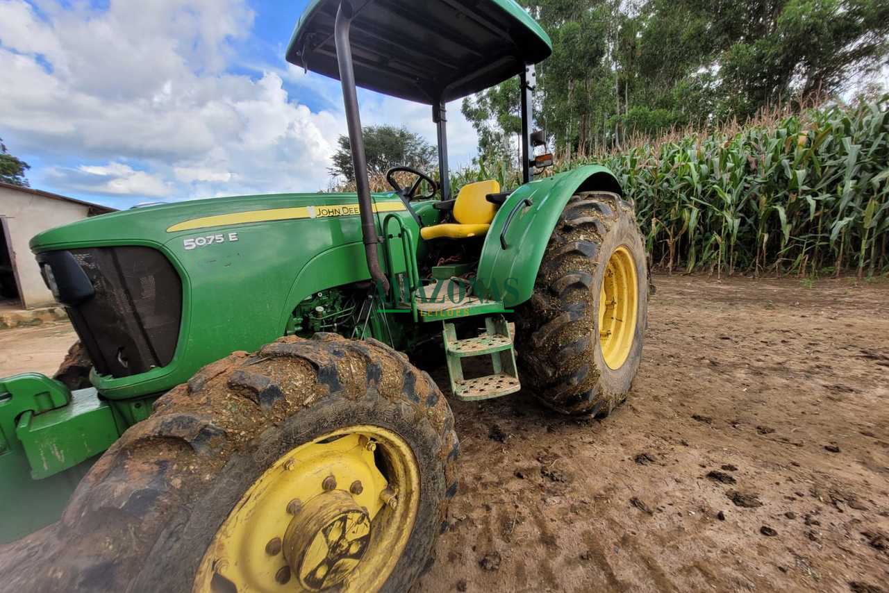 JOHN DEERE 5075E 2014